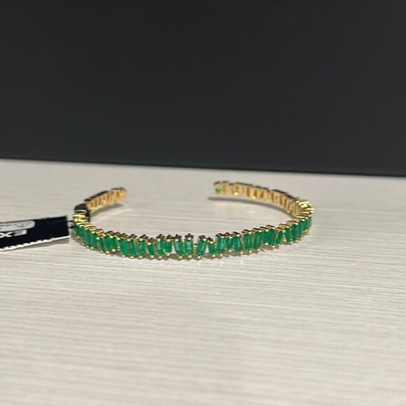 Gold baguette cuff bracelet - Picture 4 of 5